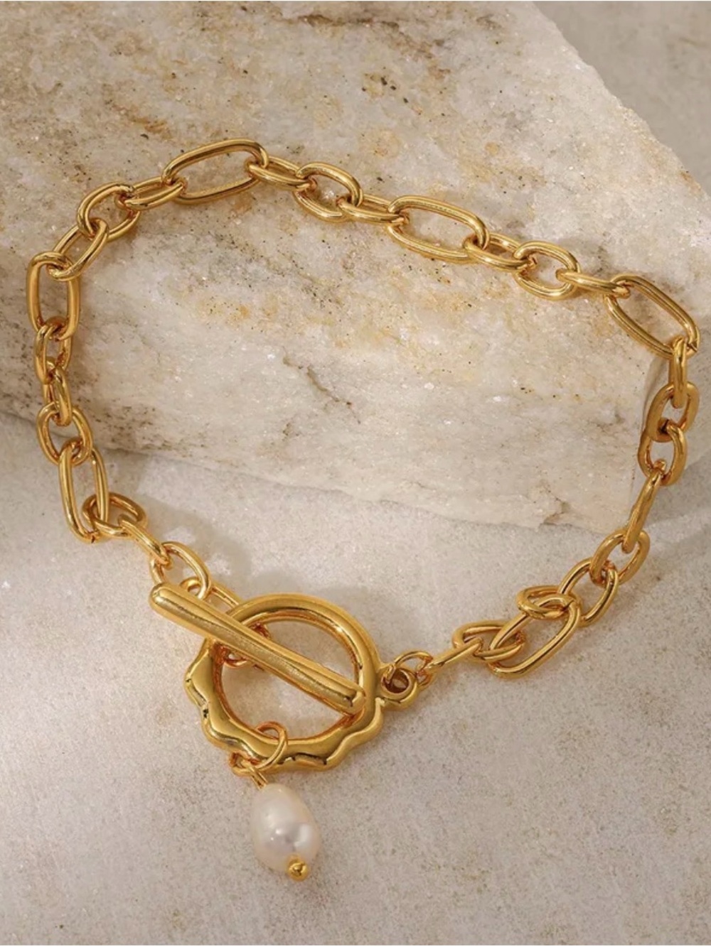 Toggle Freshwater Pearl Bracelet NWT 18KT Gold Plated PVD - Picture 3 of 3